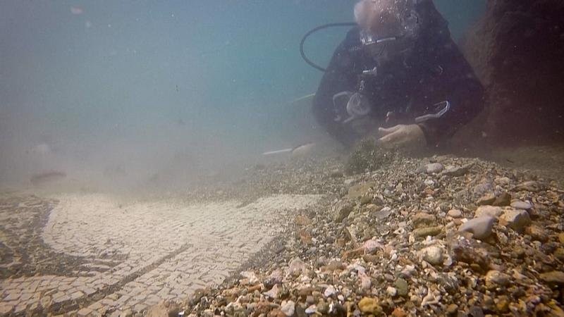 Diving among ancient ruins where Romans used to party
