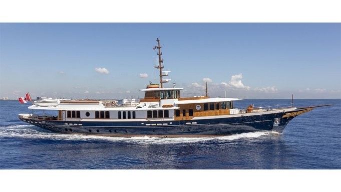 Boat of the Week: This Modern 151-Foot Superyacht Looks Like It’s Straight Out of ‘The Great Gatsby’