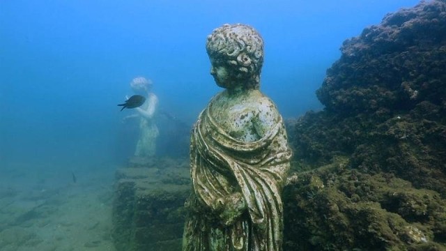 Submerged Roman city in Italy reveals ancient Roman mosaics