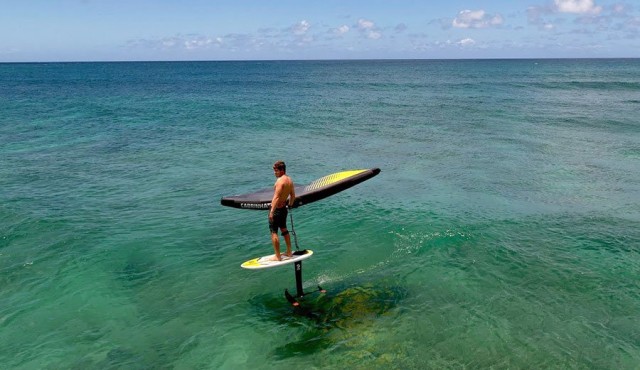 Keahi de Aboitiz Makes Wing Foil Surfing Look Way Too Easy