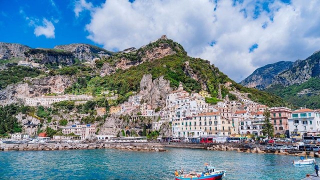 Italian paradise will only let tourists in on certain days of the week