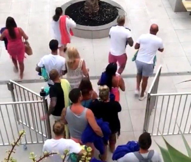 Speechless: Hotel Guests Race For Pool Chairs