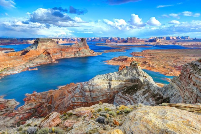 10 Swimmer’s Paradises in the U.S. (That Aren’t Oceans)