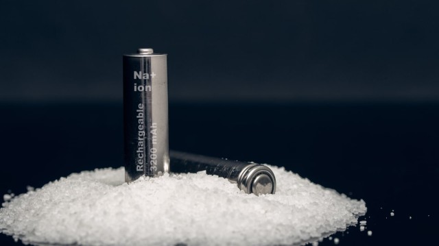 This Low-Cost, Fire-Resistant Battery Is Made Using Salt