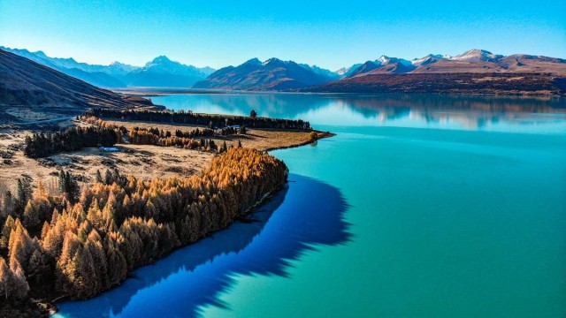 9 New Zealand places with unbelievably blue water